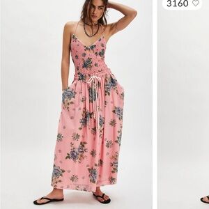 Free People skirts set like new needs to be steamed!